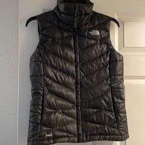 Sleeveless northface vest